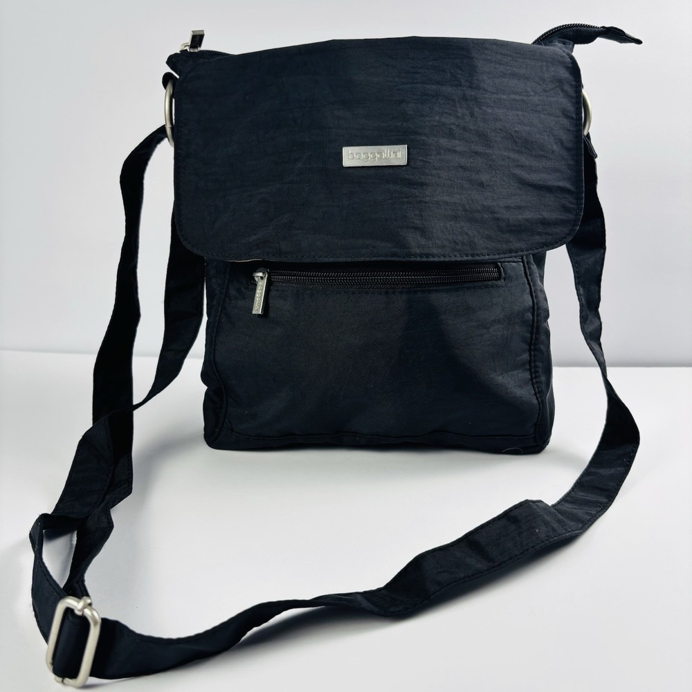 Baggallini‎ Women's Town Bagg Black Crossbody Purse Tote Bag Minimal Chic Travel